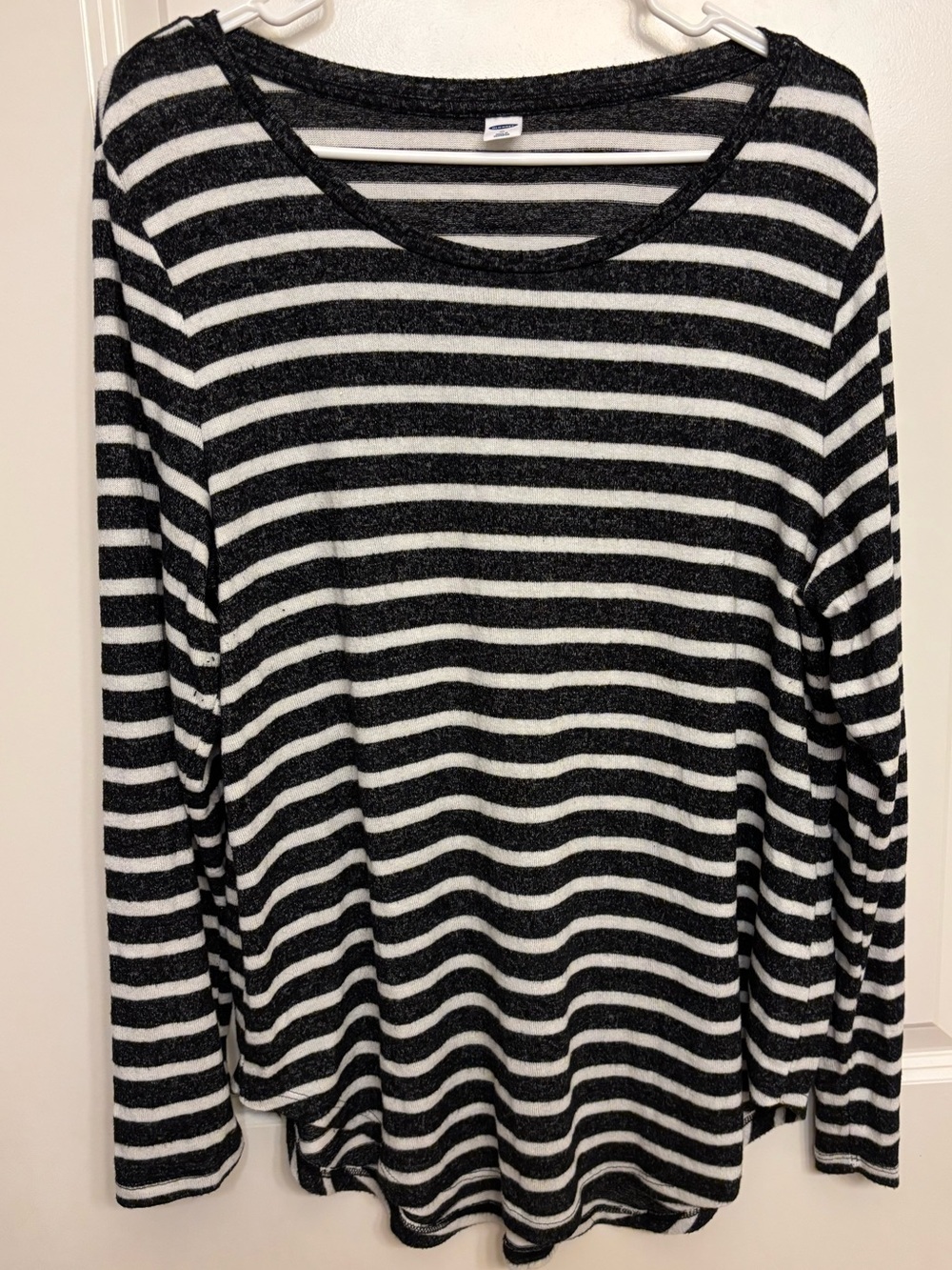 Old Navy Black and White Striped Long Sleeve Scoop Neck Tee